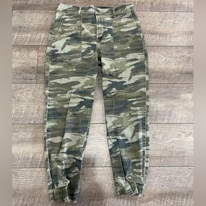 Express Camouflage Cropped Straight High Rise Pants size 6R